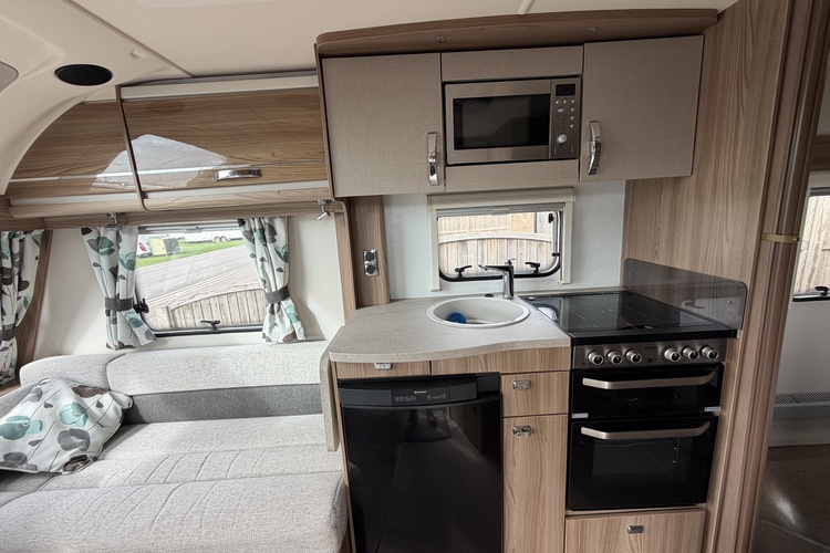 Swift Challenger 580